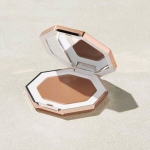 Fenty Beauty By Rihanna Cheeks Out Freestyle Cream Bronzer #04 Honey Glaze